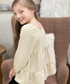 Oddi Solid Tiered Top In Cream